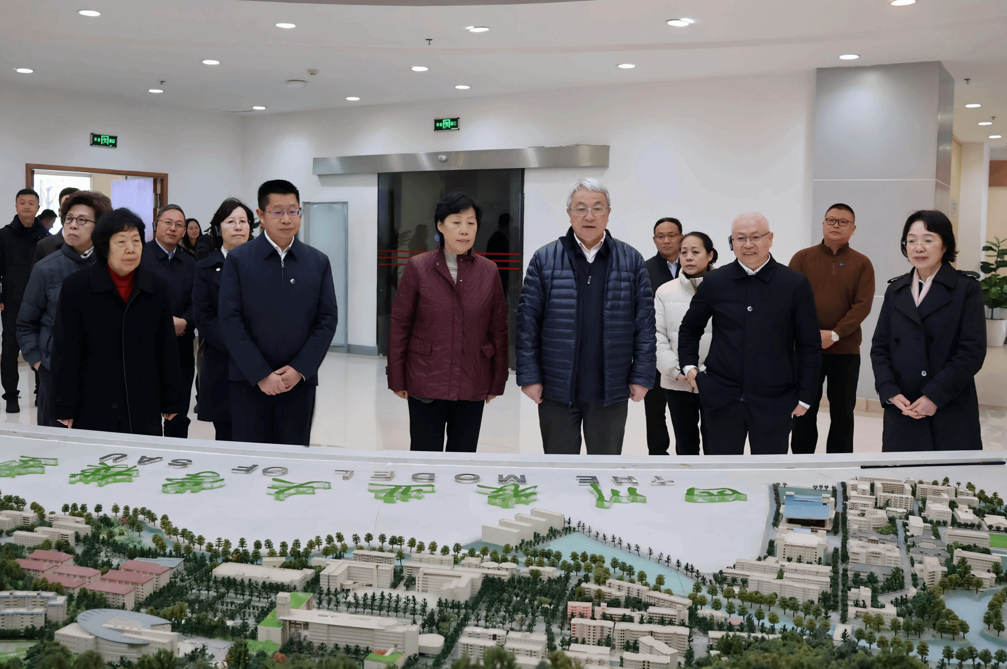 全国政协副主席王光谦率队来校视察